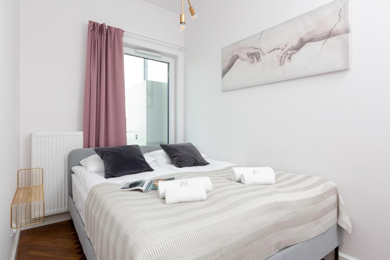 Business Center Apartments Warsaw Wola By Noclegi Renters Buitenkant foto