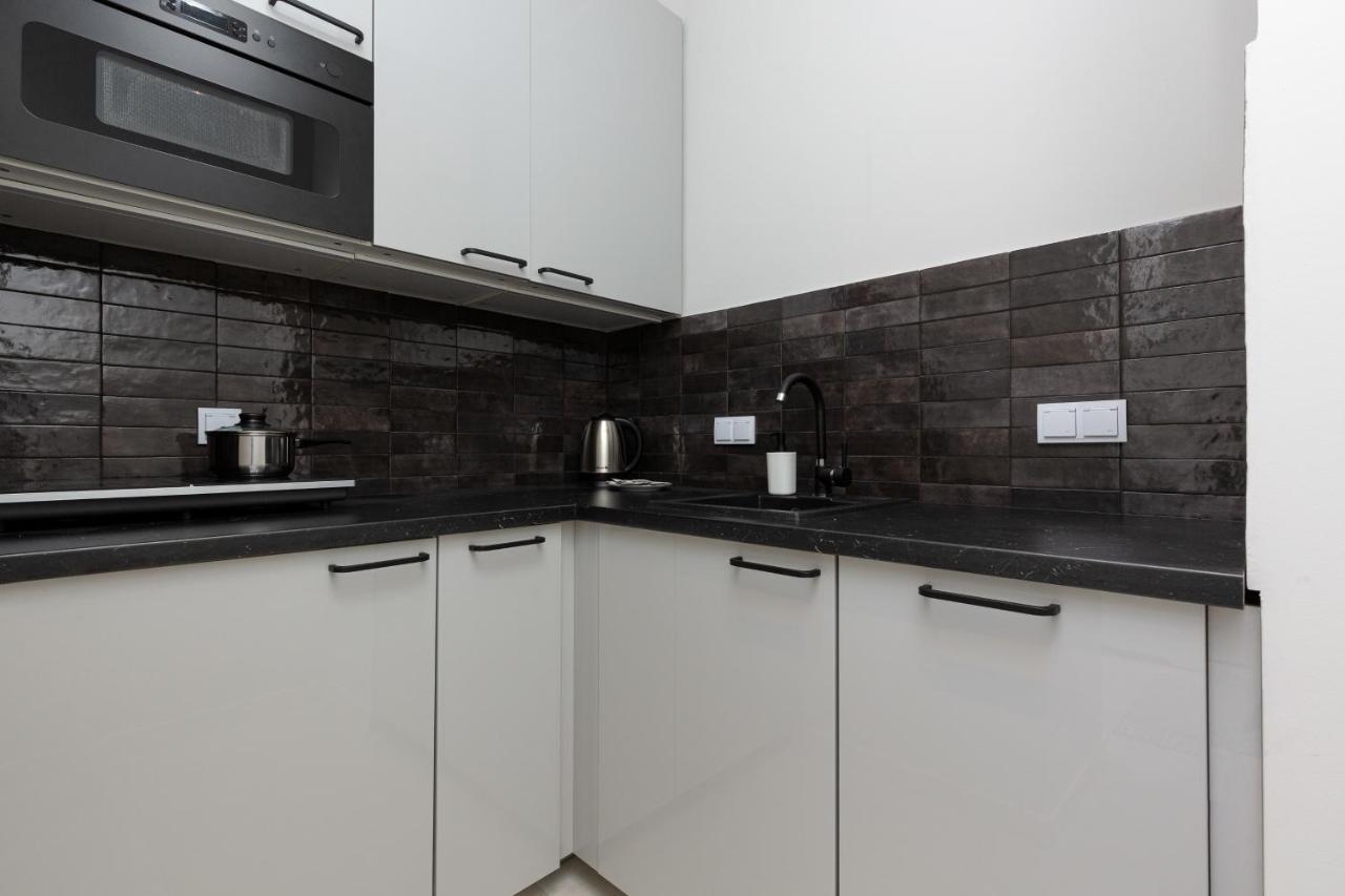 Business Center Apartments Warsaw Wola By Noclegi Renters Buitenkant foto