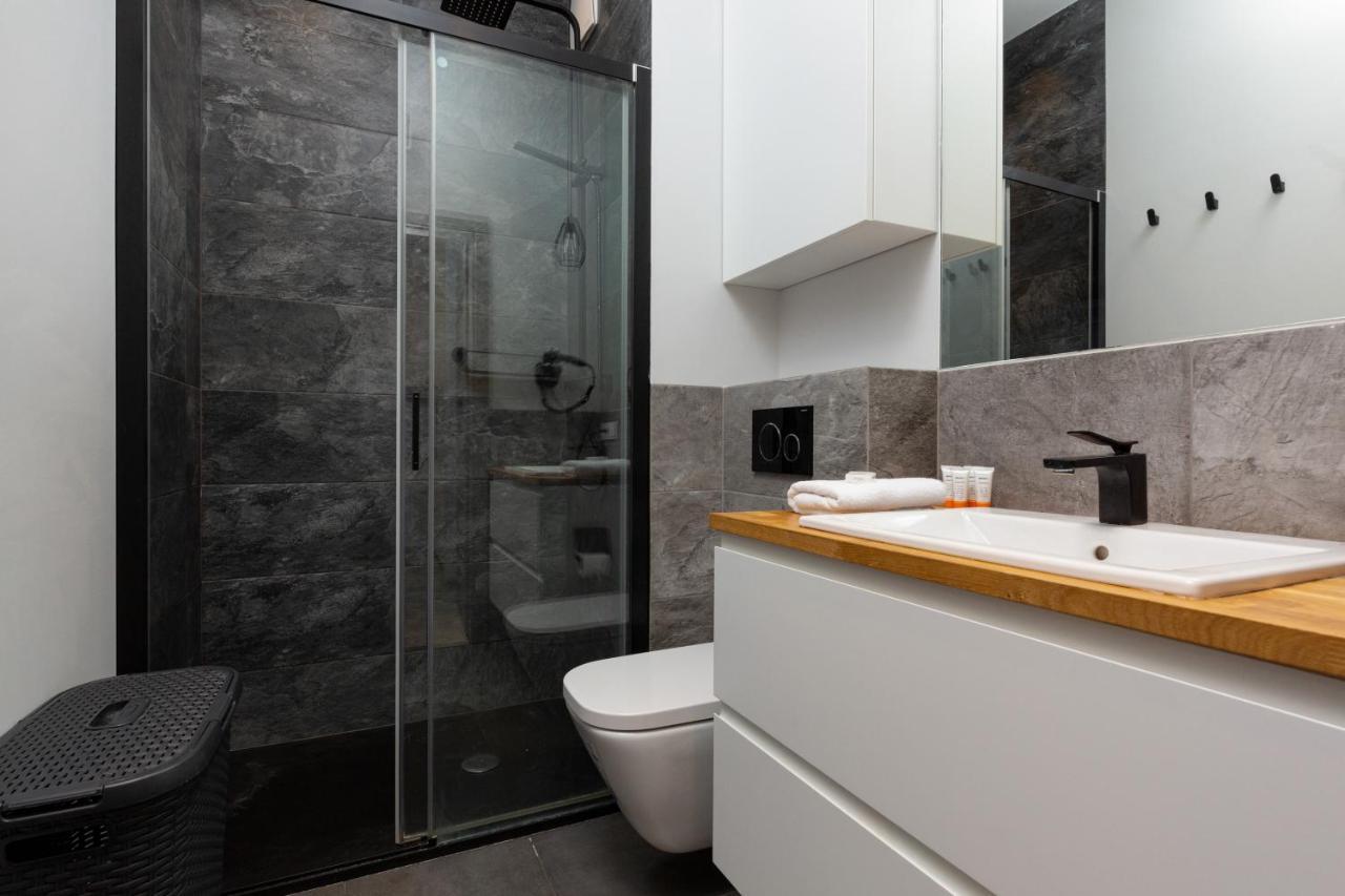 Business Center Apartments Warsaw Wola By Noclegi Renters Buitenkant foto