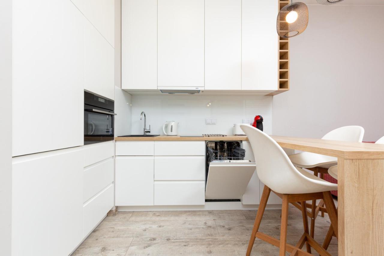 Business Center Apartments Warsaw Wola By Noclegi Renters Buitenkant foto