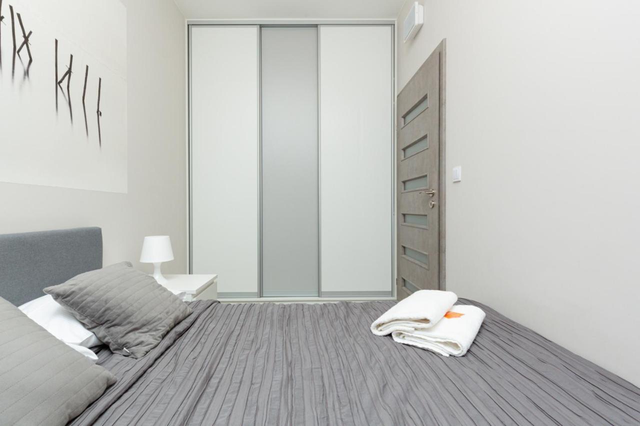 Business Center Apartments Warsaw Wola By Noclegi Renters Buitenkant foto